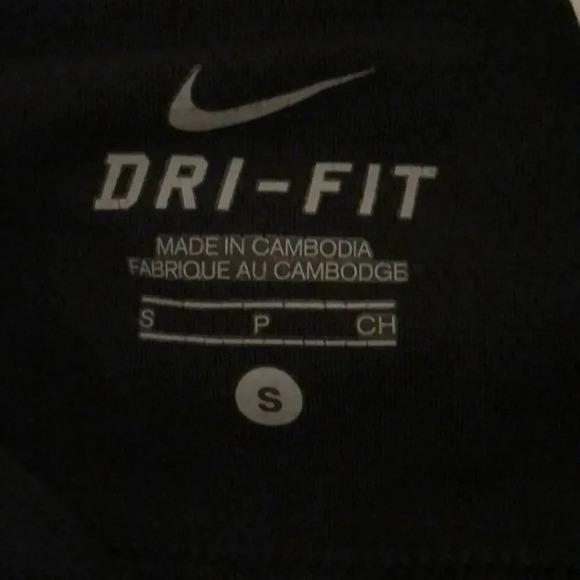 Nike black Dri Fit capris - Picture 5 of 7